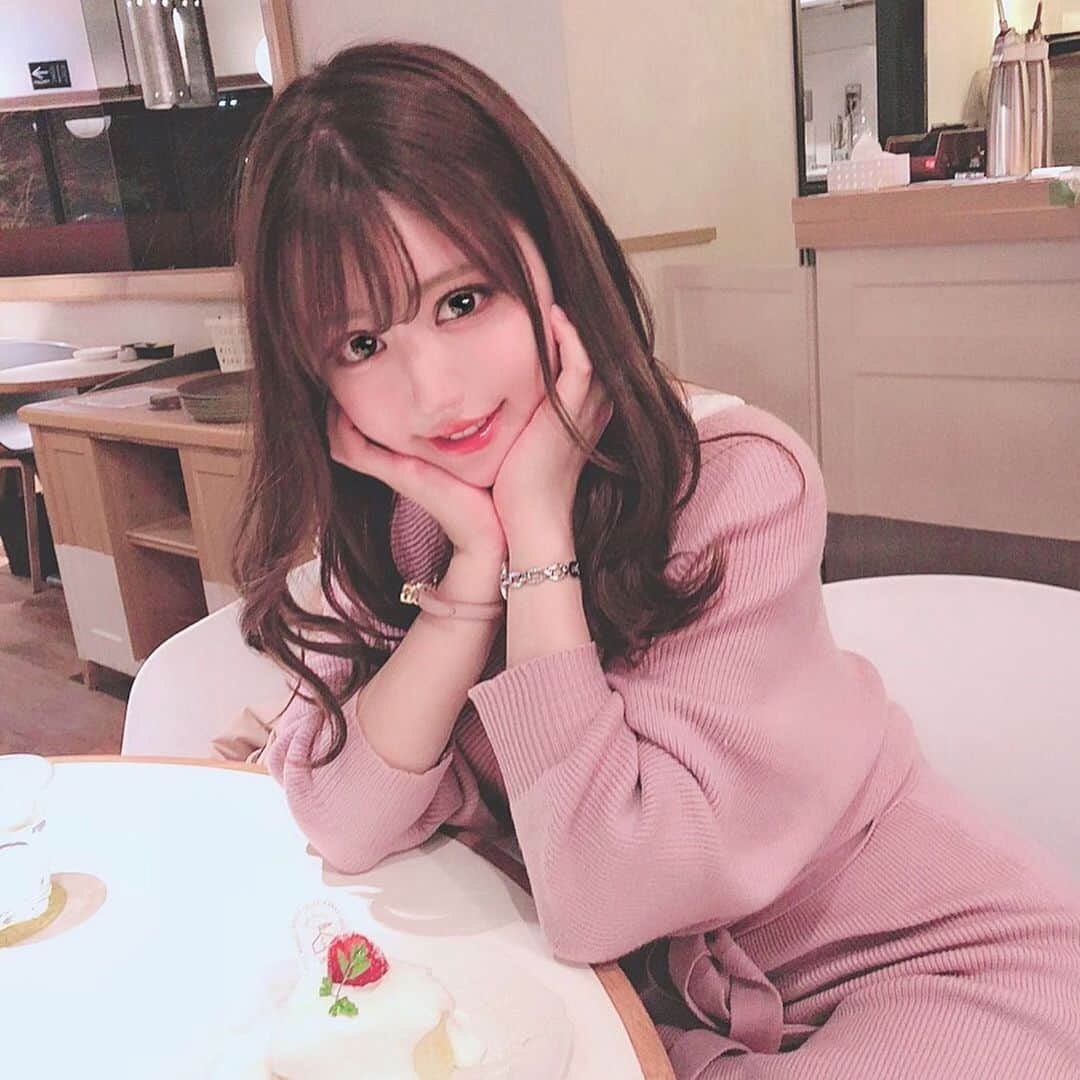 白田まい（白玉ろぷ）さんのインスタグラム写真 - (白田まい（白玉ろぷ）Instagram)「インスタ映えしようとして笑ってしまったシリーズ Part2  映れない女です…😢 美味しいもの食べすぎてぶくぶく太っていく。  #instagood #happy #me #cafe #food #love #좋아요환영 #일상스타그램 #카페스타그램 #얼스타그램 #粉我 #照片 #好吃」4月18日 14時29分 - sirotama0907