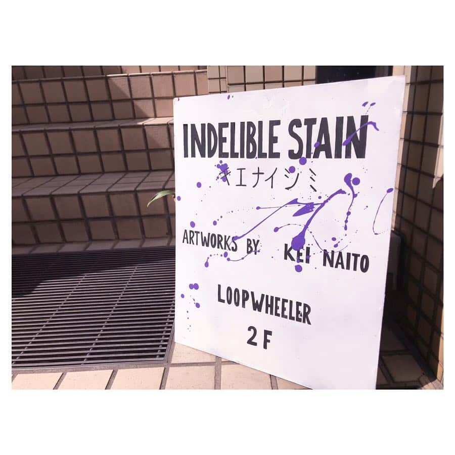 ループウィラーさんのインスタグラム写真 - (ループウィラーInstagram)「*** 千駄ヶ谷2F LVSにて開催中の「INDELIBLE STAIN キエナイシミ」ARTWORKS BY KEI NAITO展覧会へ。 . 27日(土)まで開催されておりますので、皆様是非お越し下さい。 . 展覧会を記念して制作されたTシャツやスウェットが、大阪店でもご購入頂けますので、店頭でご覧下さい。 . #内藤慶 #内藤慶展覧会 #keinaito #ループウィラー #吊り編み #スウェット #定番 #日本製 #ループウィラー大阪 #lw大阪 #和歌山 #大阪 #南船場 #loopwheeler #tsuriami #sweat #sweatshirts #madeinjapan #lwosaka #japan #wakayama #osaka #minamisenba」4月18日 14時34分 - loopwheelerosaka