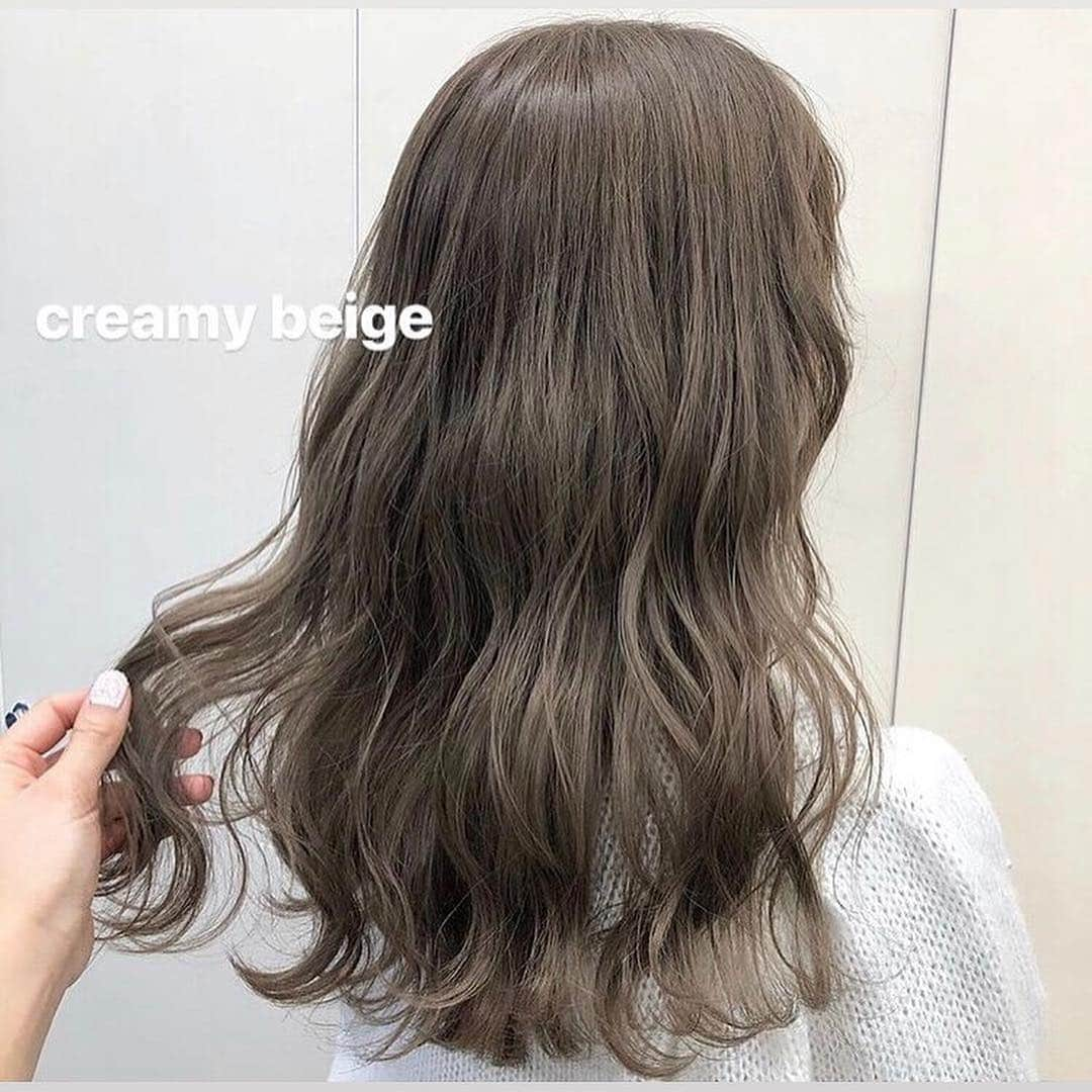 ALIVEさんのインスタグラム写真 - (ALIVEInstagram)「. @alive_erika74  Spring color 🌸🍈 . . 当日予約もお待ちしております💓 . ❤︎inner color ❤︎creamy color ❤︎silver & lavender  自分だけのcolorお任せください🌻✨ . 🦋🦄🦋🦄🦋🦄💫 . こちらのカラーにされたい方は、 💗ALIVE表参道店カラーリスト💗 大久保江里夏 @alive_erika74  ご指名ください🎶 . . ダブルカラー、ハイライト、グラデーションなどのブリーチを使ったcolorお任せ下さい🐰💭💗 .  bleachの抜けは、人によって異なるため 一人ひとりに合わせたbleach回数と、color配合で 誰よりもかわいいpink.purpleにします🐰🎶 . pink.purple.beige系のcolor、お任せください✨ . #オオクボエリカ . #ハイライト#グラデーション#インナーカラー #グレージュ#ss#春カラー」4月18日 14時35分 - alivehair