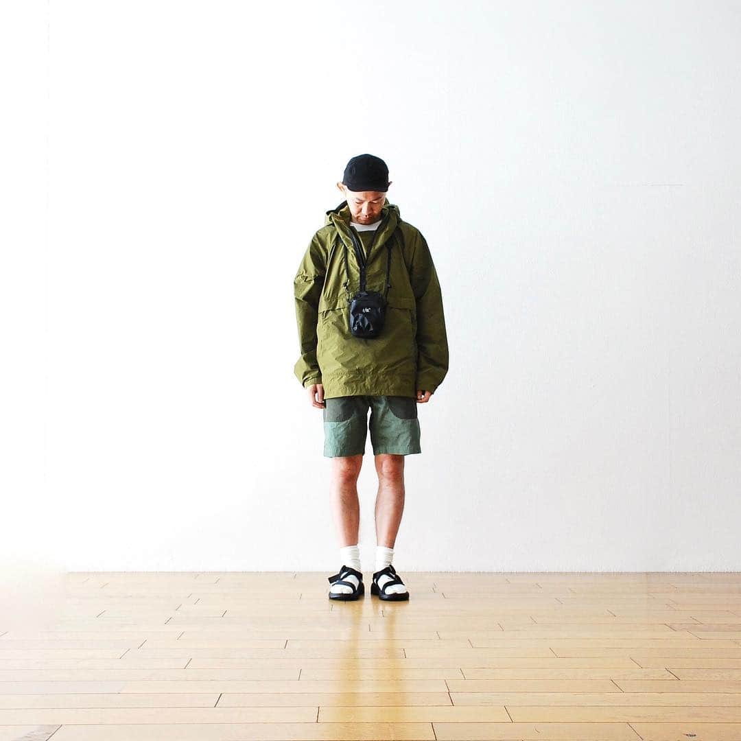 wonder_mountain_irieさんのインスタグラム写真 - (wonder_mountain_irieInstagram)「_ BACH / バッハ "TRACER ANORAK" ￥31,860- _ 〈online store / @digital_mountain〉 → http://www.digital-mountain.net/shopdetail/000000008554/ _ 【オンラインストア#DigitalMountain へのご注文】 *24時間受付 *15時までのご注文で即日発送 *1万円以上ご購入で送料無料 tel：084-973-8204 _ We can send your order overseas. Accepted payment method is by PayPal or credit card only. (AMEX is not accepted)  Ordering procedure details can be found here. >>http://www.digital-mountain.net/html/page56.html _ 本店：#WonderMountain  blog>> http://wm.digital-mountain.info _ #bach #バッハ #cap→ #THENORTHFACE ¥6,048- bag→ #fcetools ￥7,560- shorts→ #THENORTHFACEPURPLELABEL ￥18,360- _ 〒720-0044  広島県福山市笠岡町4-18 JR 「#福山駅」より徒歩10分 (12:00 - 19:00 水曜定休) #ワンダーマウンテン #japan #hiroshima #福山 #福山市 #尾道 #倉敷 #鞆の浦 近く _ 系列店：@hacbywondermountain _」4月18日 14時41分 - wonder_mountain_