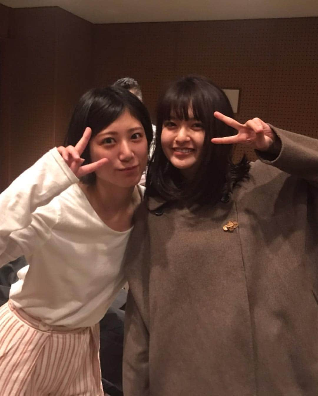 樋井明日香 さんのインスタグラム写真 - (樋井明日香 Instagram)「築地に菊原結里亜ちゃんの舞台を観に行きました。 「注意書きの多い料理店」 ゆりあはまだ21歳て若さだけど落ち着きがあってとにかく真っ直ぐで真面目で可愛い可愛いんです。 舞台も本当にゆりあが可愛くて終始ニヤニヤしちゃいました。 ゆりあの色んな表情がみれて面白かったなあ。 初日だったので 初めはきっと役者も緊張してお客さんも緊張してる感じがありましたが、 途中は大爆笑が巻き起こってて 私も笑い泣きしました🤣 21日まであるみたいなので、是非お時間あれば行ってみて下さい❣️ チケットがまだ残ってる回もある！はず！笑」4月18日 14時44分 - hinoiasuka_0108