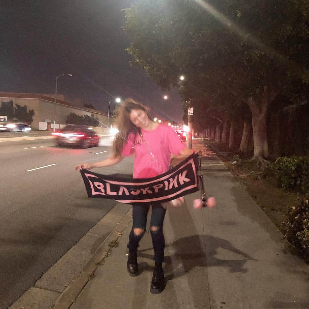 岩堀せりさんのインスタグラム写真 - (岩堀せりInstagram)「LAで観るコンサートはとても近くていいね👍 #blackpink」4月18日 15時05分 - iwahoriseri