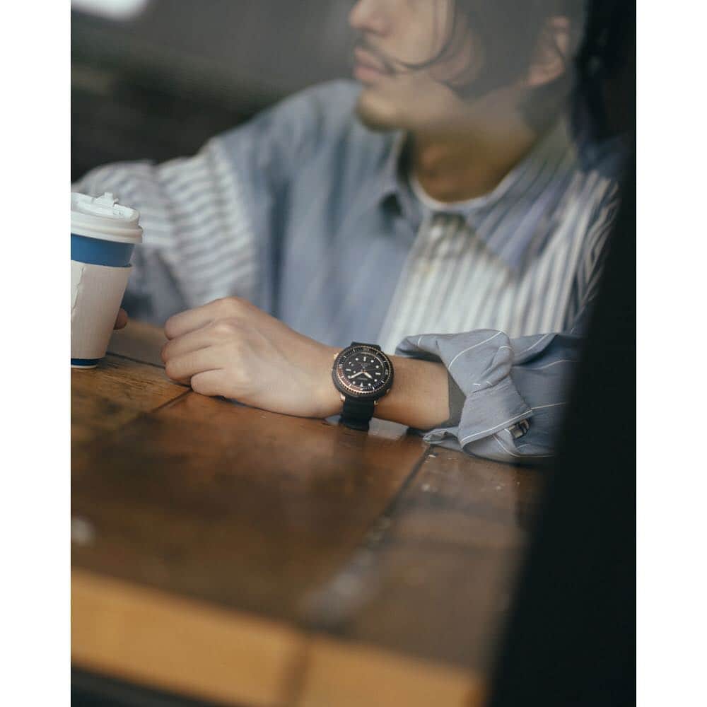 のインスタグラム：「【 4/19（fri） LAUNCH OUT 】 " Seiko Prospex Diver Scuba LOWERCASE Limited Edition " 「LOWERCASE」梶原由景氏が監修した 「SEIKO」Prospex Diver Scuba の JOURNAL STANDARD 別注モデルが、いよいよ 4月19日（金）発売いたします。 . モダンとノスタルジックの二面性を併せ持った数量限定のスペシャルモデルをお見逃し無く。 . 詳細は公式 BLOG から http://bit.ly/2Vd9fBs . . ￥50,000+Tax　NO.19002610002910 . Shirts （JOURNAL STANDARD） ￥12,000+Tax　NO.19050600553010 . @seikowatchjapan @seiko_prospex @kajiwara_lc . . #ジャーナルスタンダード  #梶原由景 #journalstandard  #baycrews #2019ss #seiko #prospex #seikoprospex #exclusive #fashion」