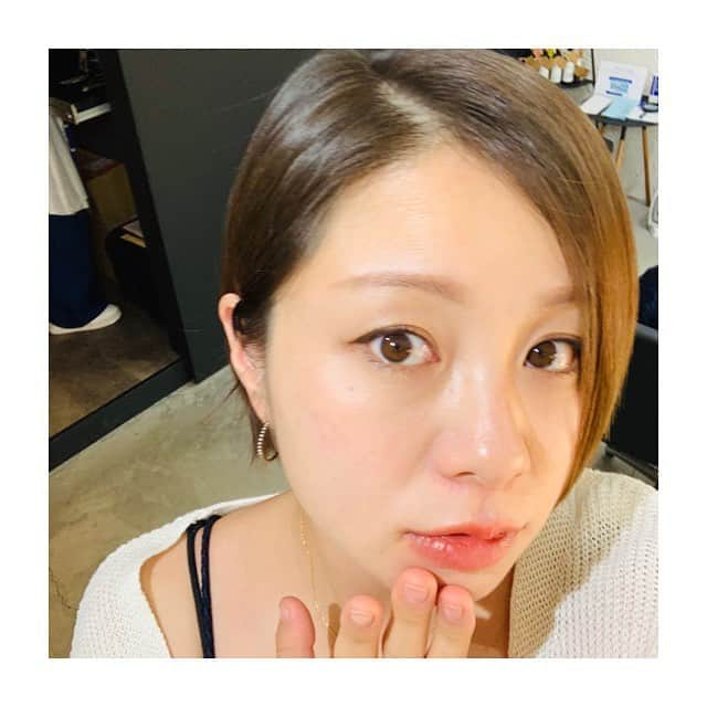 田中美保さんのインスタグラム写真 - (田中美保Instagram)「今日はネイルとヘッドスパをしに来ました♡ 私の通うサロンはヘッドスパはhonohono、ネイルサロンはhands-onで隣同士🤚 そしてたまにやるキャンペーンでhonohonoのヘッドスパをしながらhands-onのリフレクソロジーがうけれる👌 ただ今四月末までキャンペーン中らしく15660円で至福の時間を過ごしちゃいました😂😂😂 ネイルは手のケアと足のシェラックネイルもしてもらったよぉ💋  @honohono.hm @h.a.n.d.s_o.n #ヘッドスパ #ネイルサロン #メンテナンス #大切な時間 #至福の時」4月18日 15時16分 - miho12tanaka