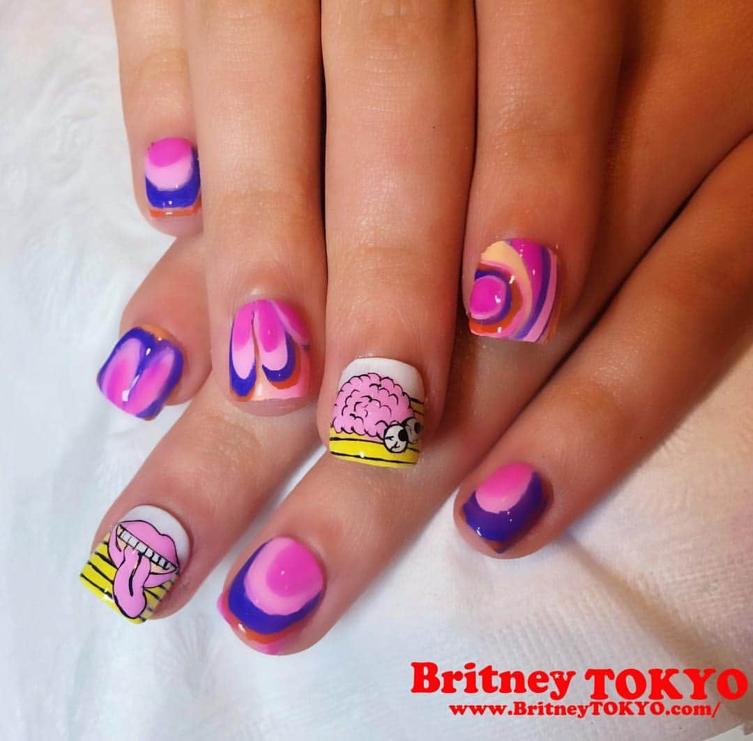 Britney TOKYOさんのインスタグラム写真 - (Britney TOKYOInstagram)「LSD💅🏻💕✨-no new friends video out now @diplo @siamusic @labrinth  #nailart #nails #nonewfriends #lsd #nails #britneytokyo」4月18日 15時34分 - britneytokyo