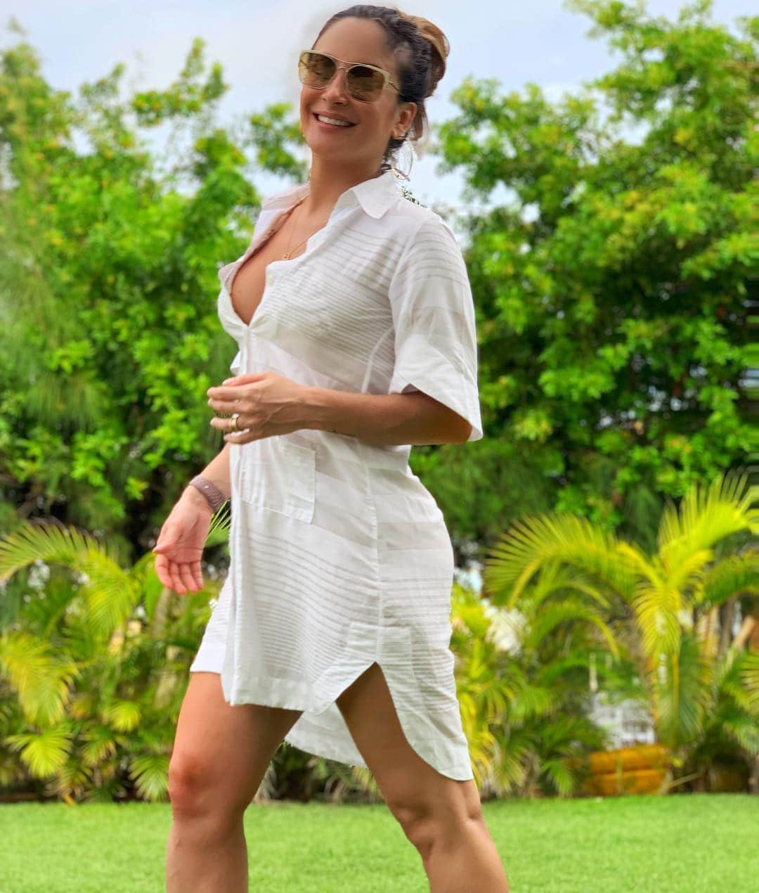 Claudia Leitteのインスタグラム：「🍃Existe apenas UM CAMINHO, mas, sem fé você não vê! ✝️」