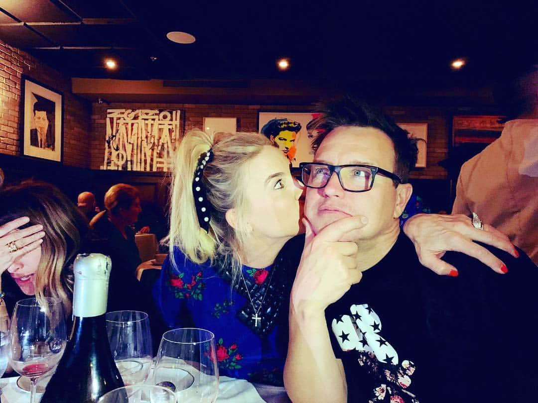 マーク・ホッパスさんのインスタグラム写真 - (マーク・ホッパスInstagram)「about last night. renaissance art. happy birthday drea!」4月19日 1時26分 - markhoppus