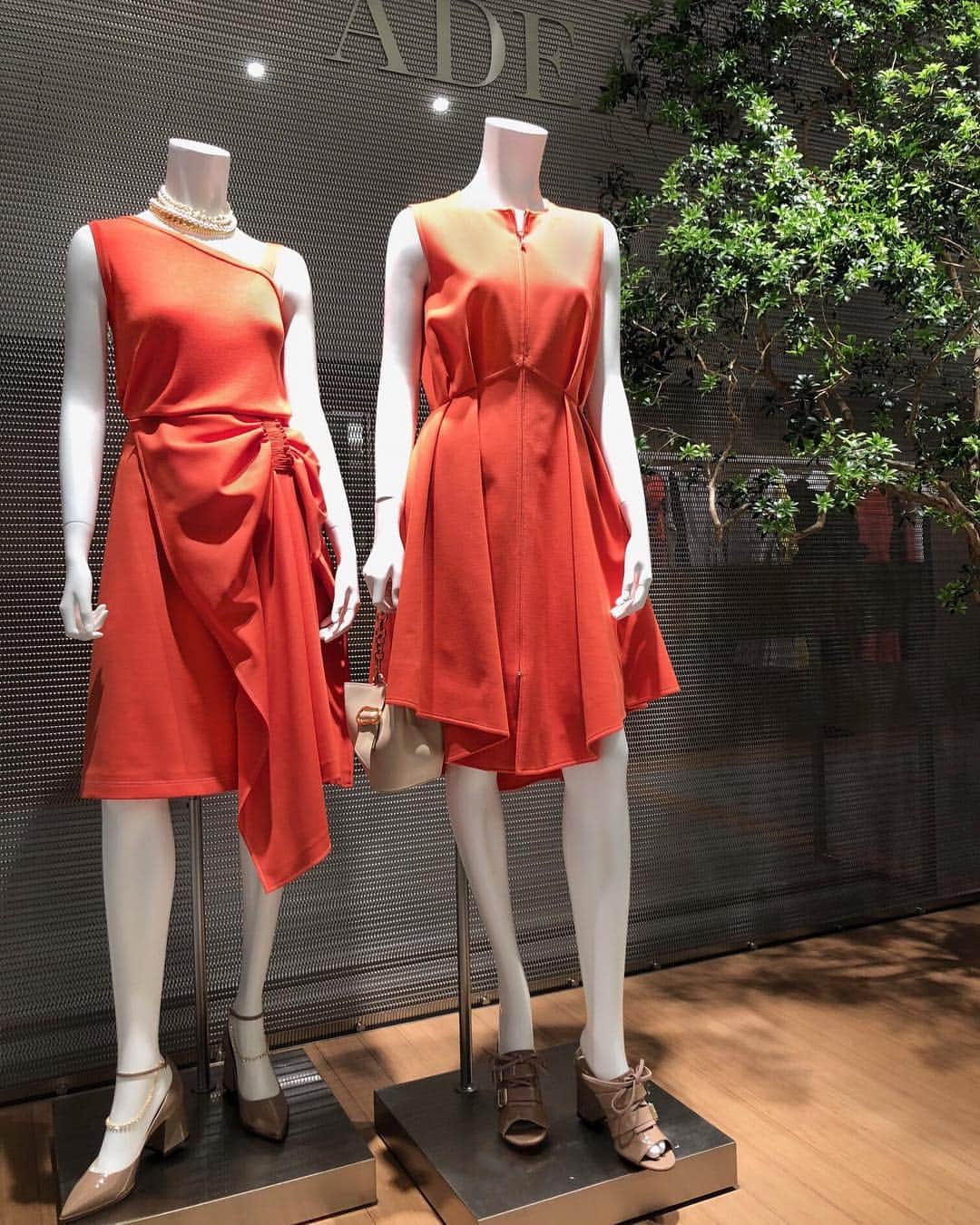 アディアムさんのインスタグラム写真 - (アディアムInstagram)「#ADEAM Ginza Six. Our #SS19 TigerLily Convertible Knit Top, Oversized Bow Skirt and Sleeveless Zip Dress. #JapaneseFashion #Tokyo #ShopNow」4月19日 1時25分 - adeam