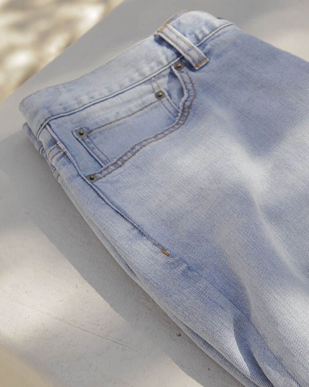 Club Monacoのインスタグラム：「The classic, in a lighter wash for warmer days. #CMmensshop」