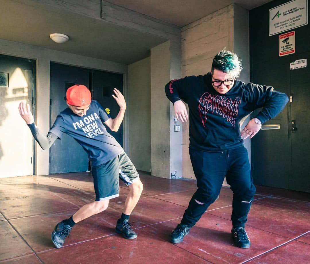 スラッシーさんのインスタグラム写真 - (スラッシーInstagram)「Who thinks they can beat us in a dance off? Tag your dance partner 🕺🏼」4月19日 1時45分 - slushii