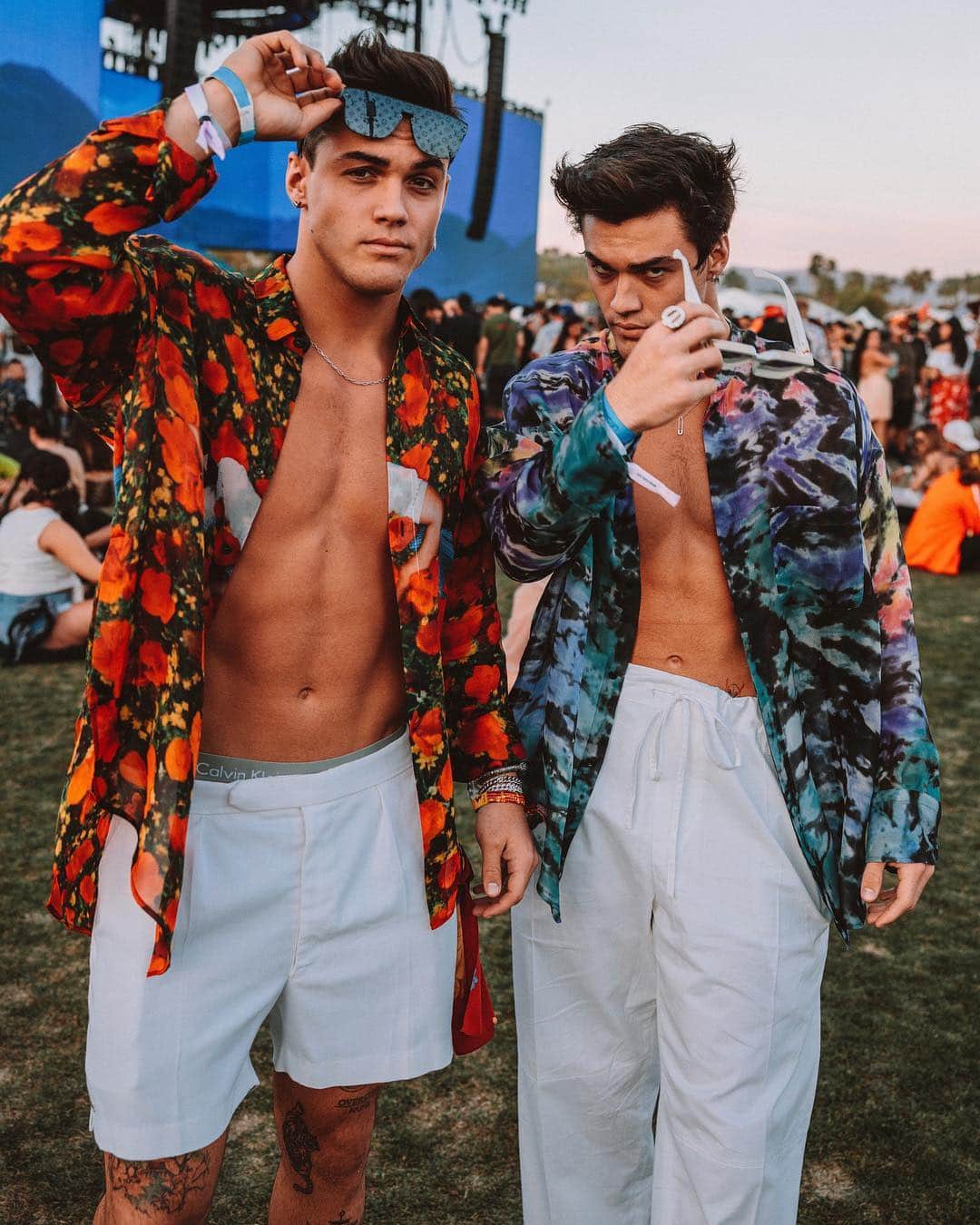 Bryant Eslavaさんのインスタグラム写真 - (Bryant EslavaInstagram)「thank you all for keeping up with my coachella photos this year, hope you all liked them! 💥 @graysondolan @ethandolan 🌀」4月19日 2時04分 - bryant