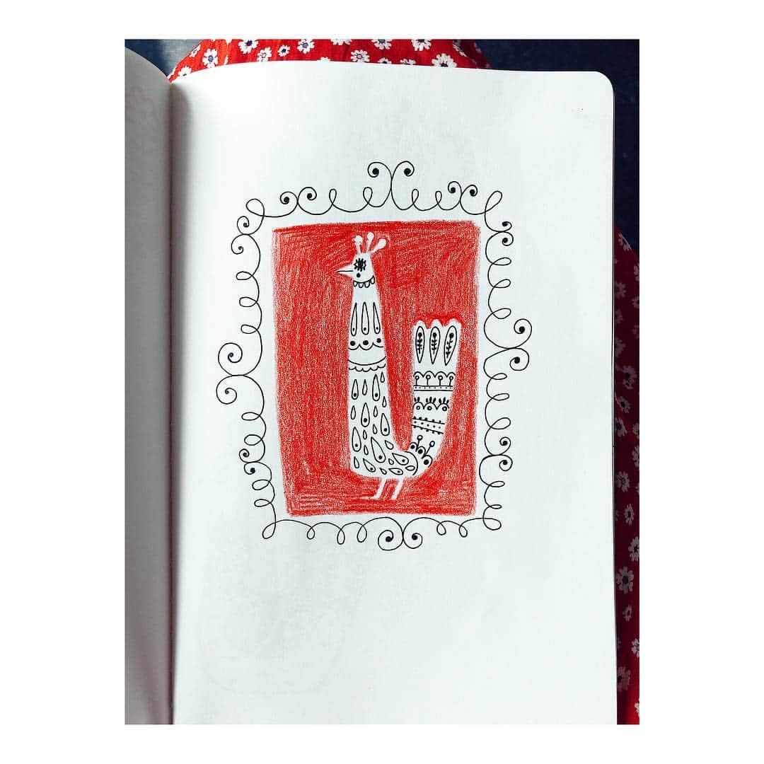 Dinara Mirtalipovaさんのインスタグラム写真 - (Dinara MirtalipovaInstagram)「Wanna take a peek inside my art book? I carry it in my purse along with a red pencil + a gel pen.  #mirdinarasketchbooks #folkart」4月19日 2時28分 - mirdinara