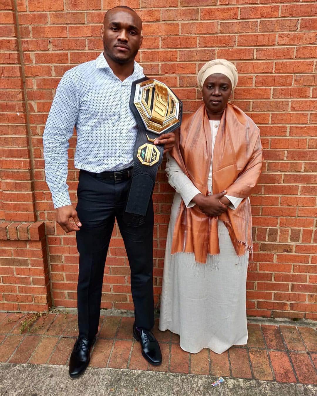 UFCさんのインスタグラム写真 - (UFCInstagram)「‪For Naija 🇳🇬‬ — ‪Last week during #UFC236, @Usman84Kg met with The Honourable Aishatu Aliyu Musa, the Consulate General of Nigeria, in Atlanta. ‬」4月19日 2時21分 - ufc