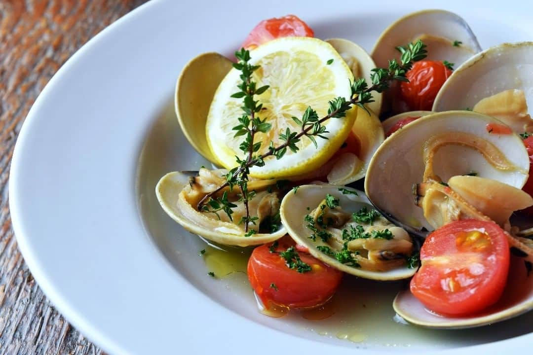 ブルックリンパーラー札幌さんのインスタグラム写真 - (ブルックリンパーラー札幌Instagram)「Clam & Tomato Steamed in White Wine ハマグリとプチトマトの白ワイン蒸し　¥980 +tax . . #brooklynparlor #pancake #craftbeer #cafe#sweets#sweetcafe#music #LIVE #bluenote#coffee #wagyu #yummy #photooftheday#followme #food #instagood #ブルックリンパーラー #ブルックリン #クラフトビール#札幌カフェ#カフェ #カフェ巡り #パフェ #札幌カフェ巡り #札幌カフェ巡り #カフェスタグラム #カフェ活 #スイーツ好き」4月18日 17時46分 - brooklynparlorsapporo