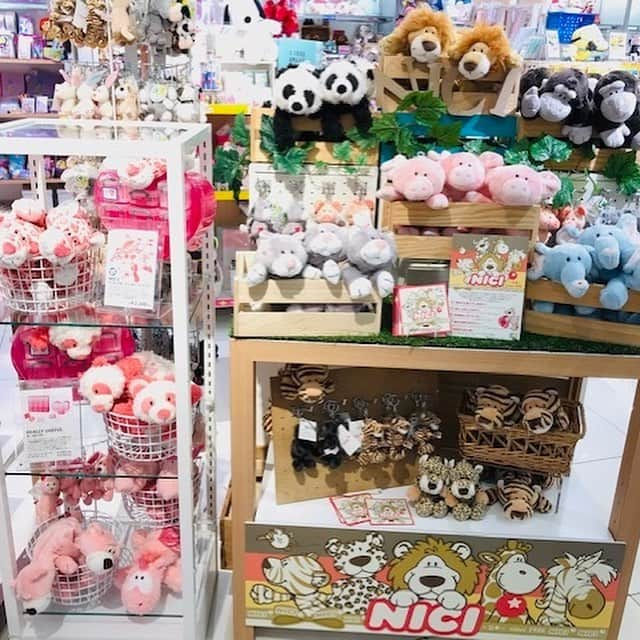 NICI JAPANさんのインスタグラム写真 - (NICI JAPANInstagram)「… 【イベント情報】 4月27日(土)・4月28日(日)限定企画！！ . ゴールデンウィーク特別イベントとして、PLAZA 柏高島屋ステーションモール店にてNICIのタイガー＆ゴリラと一緒に写真を撮れる撮影会をします！ . お店では期間限定でNICIコーナーを拡大中ですので、ぜひこの機会にお気に入りを見つけてくださいね♪ゴールデンウィーク初日から2日間限定のイベント、皆様のお越しをお待ちしております！ . . 【NICIタイガー＆ゴリラ撮影会】 日程：4月27日(土)・4月28日(日)　 ①14:00～　②16:00～ . ※各時間20分程度になります。 ※スケジュールは都合により変更になる可能性があります。 . 場所：PLAZA 柏高島屋ステーションモール店 . 〒277-0842 千葉県柏市末広町1-1 柏高島屋ステーションモール5F . #イベント #ゴールデンウィーク #撮影会 #PLAZA #柏高島屋ステーションモール #柏高島屋 #NICI #ニキ #ぬいぐるみ #タイガー #ゴリラ」4月18日 17時48分 - nici_japan