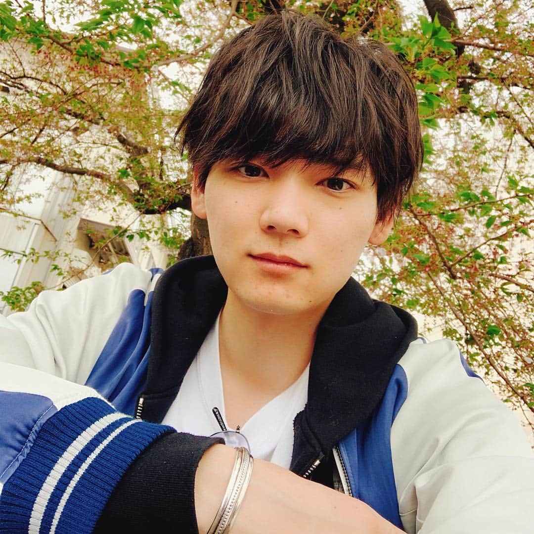 古川雄輝のインスタグラム：「撮影で地方います #古川雄輝 #yukifurukawa #撮影 #桜」