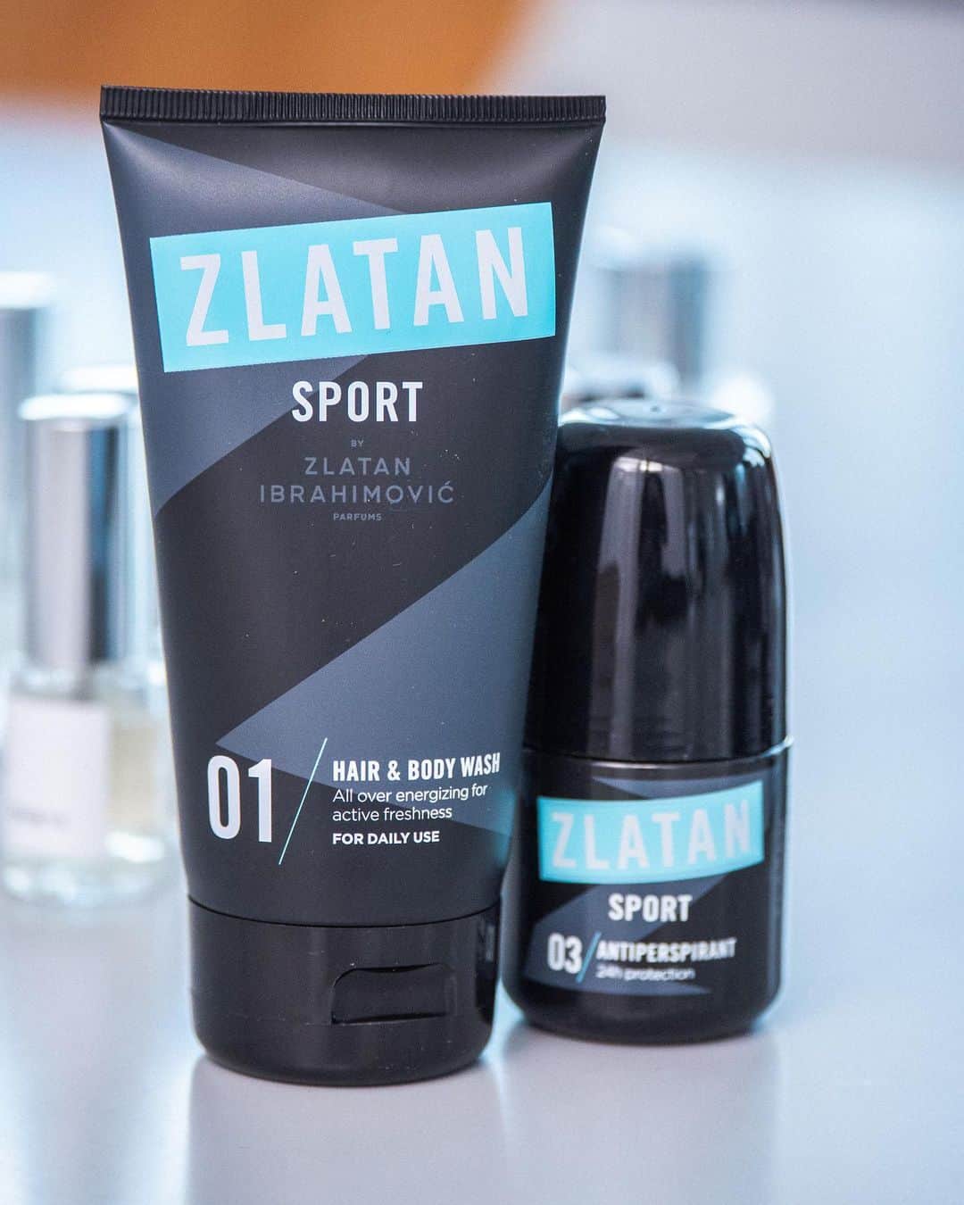 Zlatan Ibrahimović Parfumsさんのインスタグラム写真 - (Zlatan Ibrahimović ParfumsInstagram)「The best combo, Hair&Body Wash and Deo Roll. ZLATAN SPORT Hair & Body Wash is a combined cleanser for the hair and body. Soft, foamy and suitable for everyday use.  ZLATAN SPORT Antiperspirant Deodorant Roll-on is an effective antiperspirant with active substances designed to effectively fight back sweat and bad odours throughout the day.  #zlatansport  #therightroutine  #zlatanibrahimovicparfums」4月18日 17時57分 - zlatanibrahimovicparfums