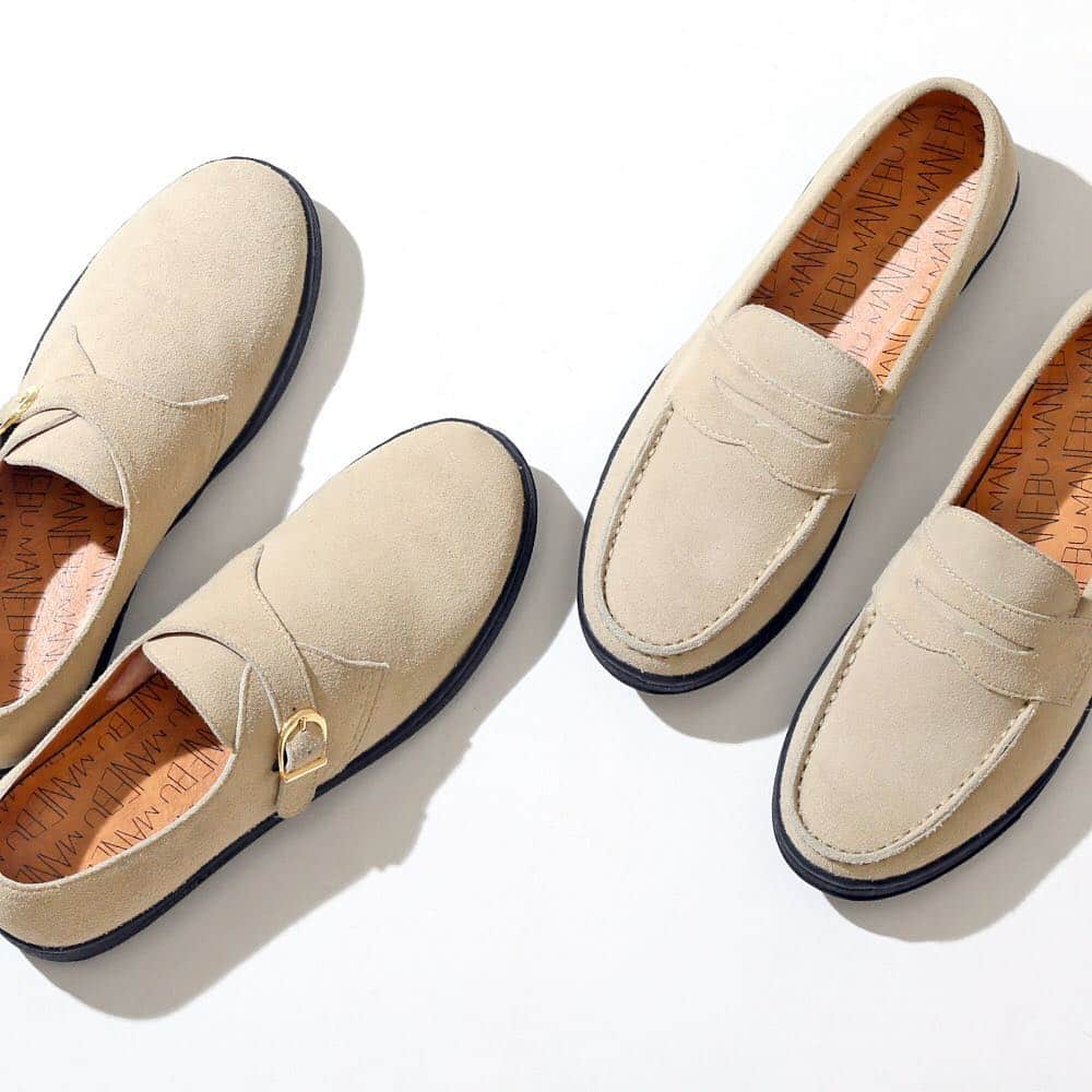 のインスタグラム：「【 MANEBU × JOURNAL STANDARD 】 日本のシューズブランド "MANEBU" から、ベージュスエードで仕上げたJOURNAL STANDARD Exclusive Model がリリース。 . 詳細は公式 BLOG から http://bit.ly/2V8EXQs . L : FOOT SUEDE ￥15,800+Tax　NO.19093610015310 R : VOVO SUEDE ￥14,800+Tax　NO.19093610015210 . . @manebu_official . . #ジャーナルスタンダード  #journalstandard  #baycrews #2019ss #manebu #exclusive #fashion」