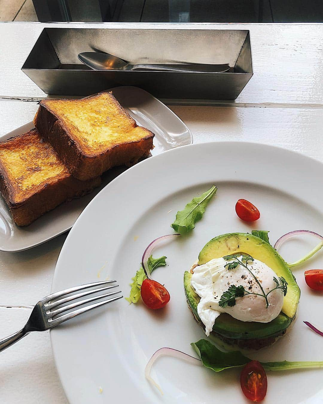 吉田理紗さんのインスタグラム写真 - (吉田理紗Instagram)「甘すぎないフレンチトーストに、アボカド🥑 ランチでプチ贅沢するのが幸せ❤️ #ginza #mercerbrunch #tokyo #happy」4月18日 18時04分 - yoshirisaa