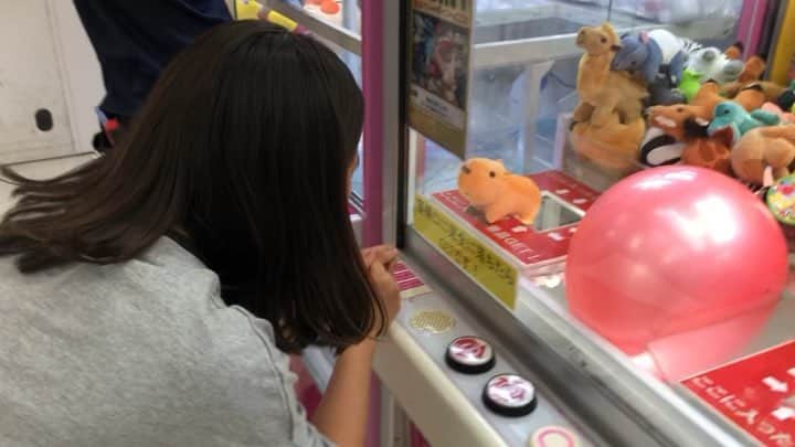 のインスタグラム：「金戸凜UFOキャッチャーガチ勢🙈 ・  明日から世界選手権選考会が始まります！ 応援よろしくお願いします♥️ ・ ・ #ufocatcher #3つとれた #3000円使った #😻😻😻 #diving」