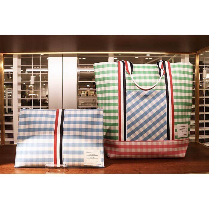 HANKYU.MODEさんのインスタグラム写真 - (HANKYU.MODEInstagram)「THOM BROWNE CHOCOLATE OPEN At 3F MODE  #Hankyu #HANKYUMODE #umedahankyu #阪急うめだ本店 #うめだ阪急 #阪急百貨店 #osaka #umeda #mode #thombrowne #トムブラウン #louissherryny #ルイスシェリーニューヨーク #chocolate #チョコレート #newopen #bag #バッグ #gift #ギフト」4月18日 18時30分 - hankyumode