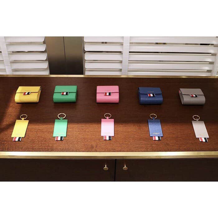 HANKYU.MODEさんのインスタグラム写真 - (HANKYU.MODEInstagram)「THOM BROWNE CHOCOLATE OPEN At 3F MODE  #Hankyu #HANKYUMODE #umedahankyu #阪急うめだ本店 #うめだ阪急 #阪急百貨店 #osaka #umeda #mode #thombrowne #トムブラウン #louissherryny #ルイスシェリーニューヨーク #chocolate #チョコレート #newopen #bag #バッグ #gift #ギフト」4月18日 18時30分 - hankyumode