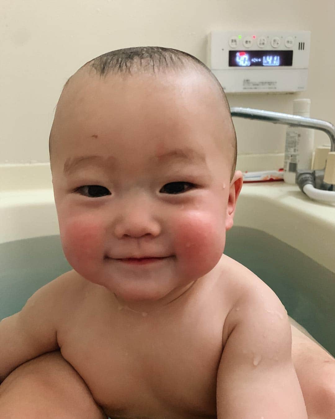 花盛友里のインスタグラム：「可愛いタコ坊主♡」