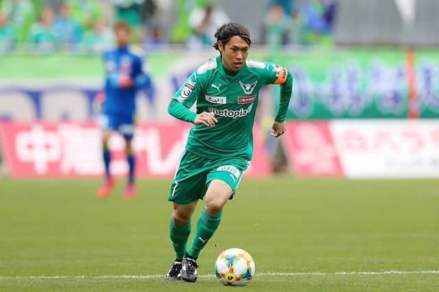 可児壮隆のインスタグラム：「今日で28歳になりました！ 祝って下さった方々ありがとうございます！ そしていつも応援、サポート、支えてくれる方々、関わってくれる方々ほんとにありがとうございます。 普段あまり表に出ず、上手く伝わってるかわかりませんが ほんとに、とても、ものすごく感謝しています！ 多くの方々のおかげで歳を重ねることができ、サッカーが出来ています！ プレーや関わってくことがお返しになればいいなと思います！ とにかく全力で頑張ります！ そして今チームはなかなか難しい状況ですけど とにかく前向きに全力で頑張ります！ これからもよろしくお願いします！」