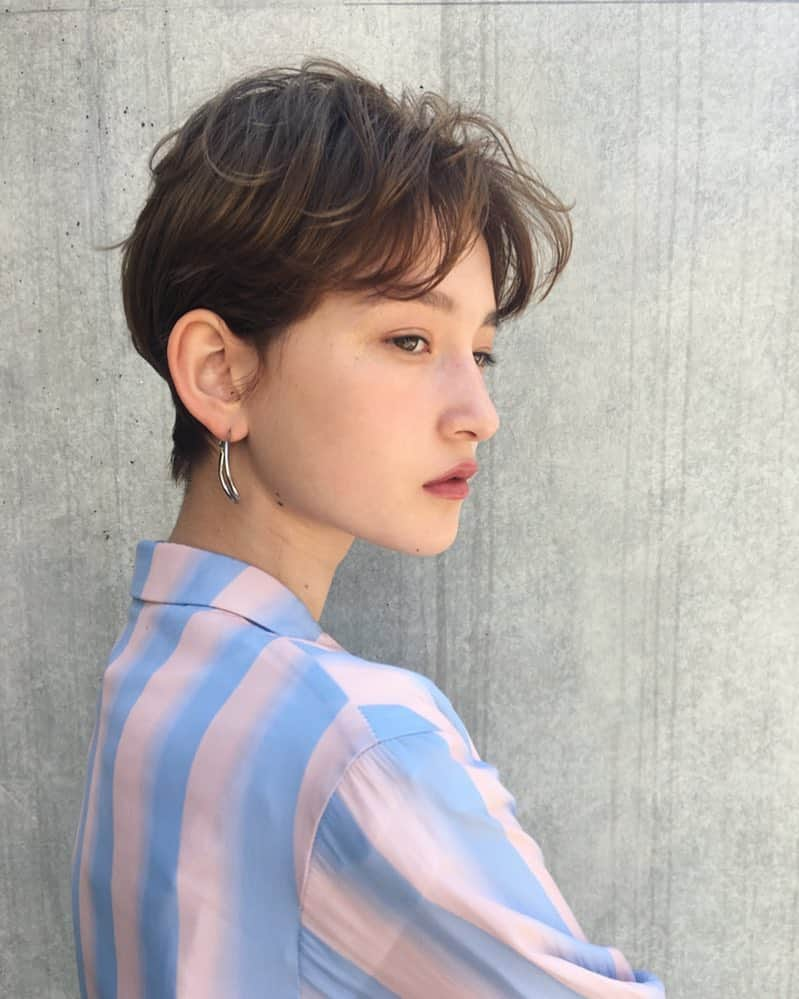 飯田尚士さんのインスタグラム写真 - (飯田尚士Instagram)「. . Belleのショート @belle__ic . . #Belle#atLAV#ヘアスタイル#ショート#ショートヘア#美容師#美容室#Belle表参道#伊藤千穂#Belleのショート#ヘアカタログ」4月18日 18時43分 - belleiida