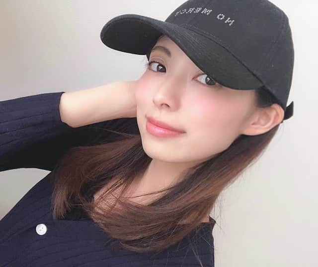 橘沙奈さんのインスタグラム写真 - (橘沙奈Instagram)「* 購入してなかなか被ってなくて、 更に何十年ぶりにキャップなんて被った🤭☆ キャップ基本似合わないんだけど、 これだとデザインもシンプルだし形も良い＼(^o^)／ ロゴのストーンも可愛い🥺✨ * #nomarcy #cap #fashion #simple #brand #japanesegirl」4月18日 18時46分 - an.an.0706