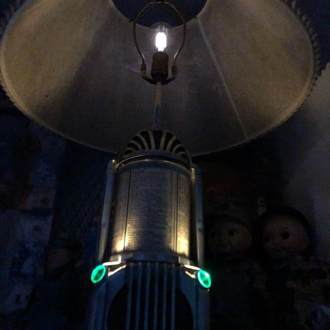 亘健太郎さんのインスタグラム写真 - (亘健太郎Instagram)「シェードランプの豆電球の部分を復活させてみたよ‼︎﻿﻿ ﻿﻿ #アメカジボーイズ ﻿﻿ #amecajiboys ﻿﻿ #アメカジ ﻿﻿ #アメカジ散策」4月18日 19時03分 - watarikentaro