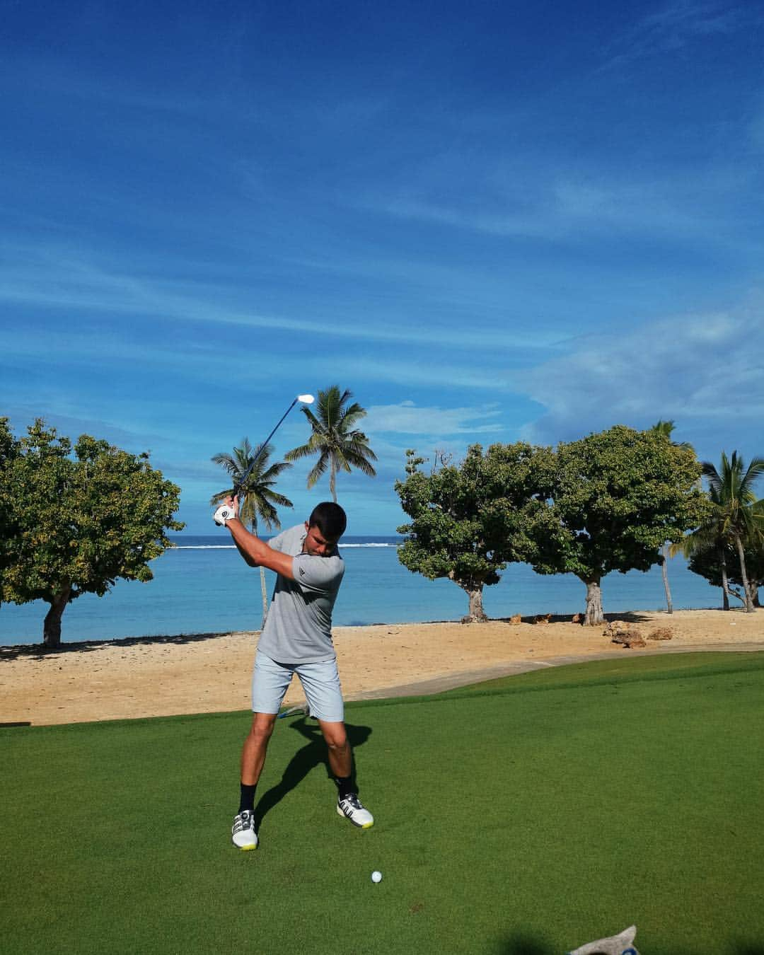 ボーデン・バリットさんのインスタグラム写真 - (ボーデン・バリットInstagram)「Quick escape to paradise during a week off. It’s always a great challenge playing this course! 😅🇫🇯🌴 #Vinaka #Grateful」4月18日 19時14分 - beaudenbarrett