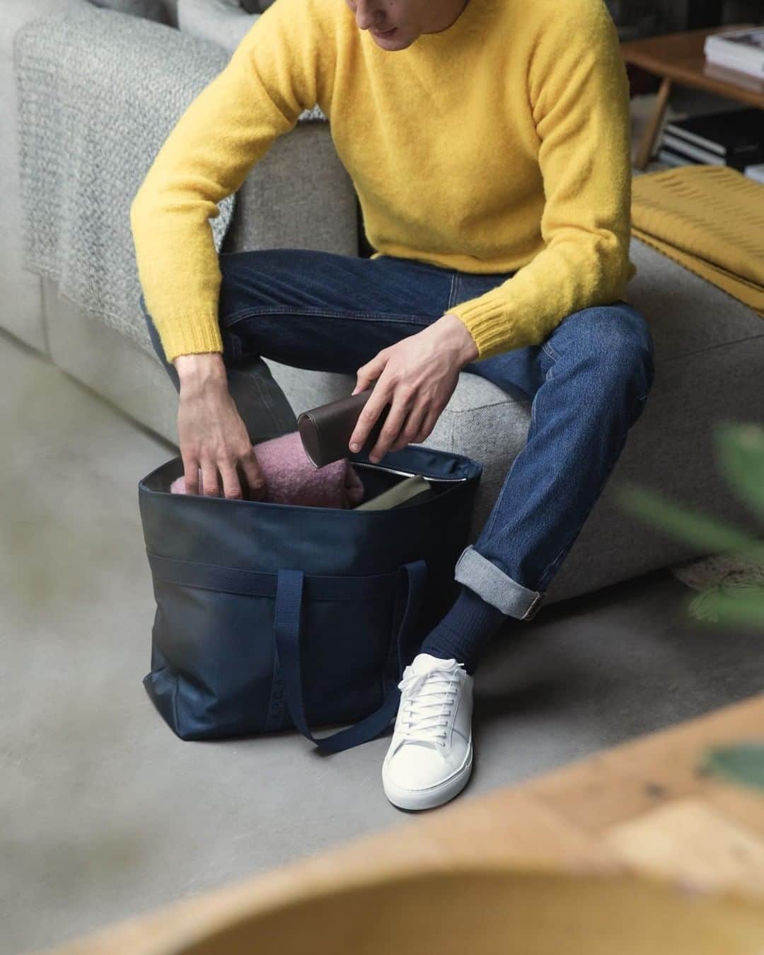MR PORTERのインスタグラム：「Counting down the moments until the long weekend? Where are you escaping to? #MRPORTERontheroad⁣ -⁣ Plus, head to the link in bio to discover the packing mistakes you are probably making (you're welcome)」