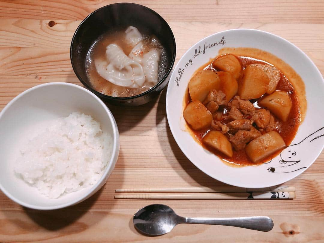 上原ありささんのインスタグラム写真 - (上原ありさInstagram)「🍽鶏とじゃがいもの甘辛煮 〜餃子スープを添えて〜  #クッキング#cooking#料理#韓国#韓国料理#맛있어#한국요리#밥💓」4月18日 19時30分 - mai_ueharaarisa