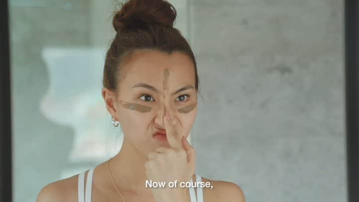 ソニアのインスタグラム：「My holy grail of the moment - The Body Shop’s Himalayan Charcoal Purifying glow mask! With repeated usage, you’re only 5-10 mins away from fresh, glowing complexion. Watch to find out more! 💫  #daretomask #expertfacialmask #thebodyshopsg #ad」