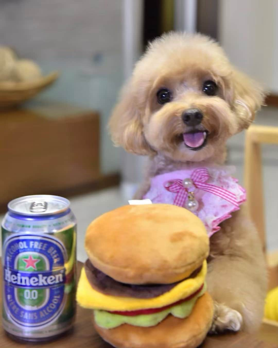 Truffle??松露?トリュフさんのインスタグラム写真 - (Truffle??松露?トリュフInstagram)「📆(18Apr19) 😁best dinner for the holiday Eve #burgerandbeer 🍔🍺😋 Have a fun-filled long weekend! ❤️😘 #happytot #happylongweekend」4月18日 19時40分 - trufflethetrouble