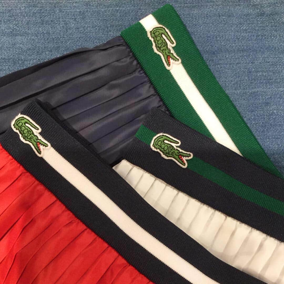 ビームス金沢さんのインスタグラム写真 - (ビームス金沢Instagram)「<LACOSTE × BEAMS BOY> アンクルソックス ¥1,500+tax 大注目アイテムの＜LACOSTE＞がついにソックスとしても登場致しました👏🏻 . ロングプリーツスカート ¥17,000+tax 細かいプリーツスカートと軽やかな生地感をぜひ店頭にお試しにいらして下さいませ💚💛❤️ . #BEAMS#BEAMSBOY#PERFECTPREPPY#ishikawa#kanazawa#japan#beams金沢#ootd#lacoste#ビームス#ビームスボーイ#ソックス#スカート#ラコステ#石川#金沢#日本#ビームス金沢」4月18日 19時51分 - beams_kanazawa