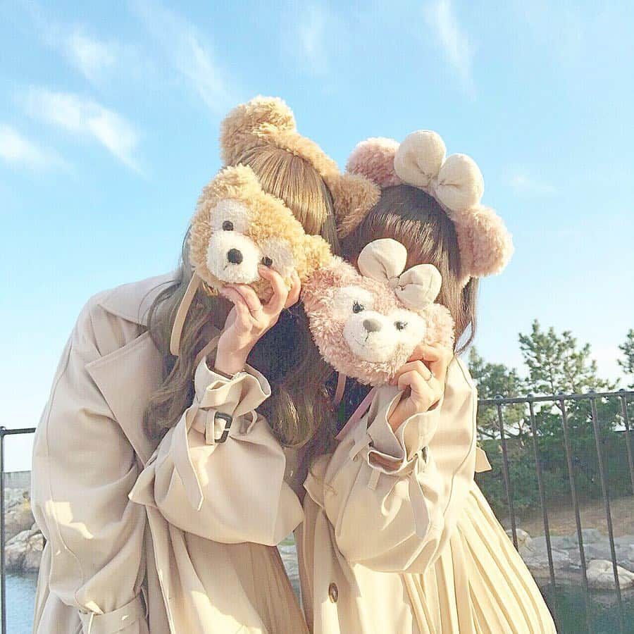 haruさんのインスタグラム写真 - (haruInstagram)「ㅤㅤㅤㅤㅤㅤㅤㅤㅤㅤㅤㅤㅤ ㅤㅤㅤㅤㅤㅤㅤㅤㅤㅤㅤㅤㅤ ㅤㅤㅤㅤㅤㅤㅤㅤㅤㅤㅤㅤㅤ #🍫🌸Disney 🧡 ㅤㅤㅤㅤㅤㅤㅤㅤㅤㅤㅤㅤ ちょこちゃん ( @choco__24_ ) と ダフメイ したときの🧸💕 ㅤㅤㅤㅤㅤㅤㅤㅤㅤㅤㅤㅤㅤ アウターおそろいで 私はシェリーメイだから スカートで女の子コーデにしました☺💓 ㅤㅤㅤㅤㅤㅤㅤㅤㅤㅤㅤㅤㅤ コーデの詳細は 3月20日の投稿を見てね🙇‍♀️🌸 ㅤㅤㅤㅤㅤㅤㅤㅤㅤㅤㅤㅤㅤ ㅤㅤㅤㅤㅤㅤㅤㅤㅤㅤㅤㅤㅤ たくさん写真撮ったのでちょこちょこ載せていきます🙋‍♀️💗( 笑 ) ㅤㅤㅤㅤㅤㅤㅤㅤㅤㅤㅤㅤㅤ 本当に楽しくて笑ってばっかりだったな〜😂💕 ちょこちゃんとダフメイができて幸せな1日でした🐻❤️ いつもいつも本当にありがとうちょこりん😢💓 ㅤㅤㅤㅤㅤㅤㅤㅤㅤㅤㅤㅤㅤ ㅤㅤㅤㅤㅤㅤㅤㅤㅤㅤㅤㅤㅤ しばらくディズニーアカウントみたいになりそうな予感☜﻿ コーデももちろん更新していきますが、うざかったらごめんなさい😭💦 ㅤㅤㅤㅤㅤㅤㅤㅤㅤㅤㅤㅤㅤ ㅤㅤㅤㅤㅤㅤㅤㅤㅤㅤㅤㅤㅤ #ちょこはる #ダフメイバウンド #ダフメイ #ディズニーコーデ #ディズニーシーコーデ #ダフメイコーデ #シェリーメイコーデ #ディズニーシー #🍫🌸 ㅤㅤㅤㅤㅤㅤㅤㅤㅤㅤㅤㅤㅤ」4月18日 20時07分 - __haru3