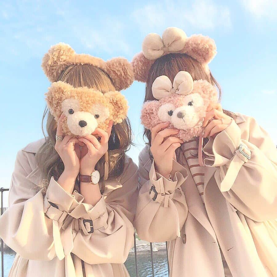 haruさんのインスタグラム写真 - (haruInstagram)「ㅤㅤㅤㅤㅤㅤㅤㅤㅤㅤㅤㅤㅤ ㅤㅤㅤㅤㅤㅤㅤㅤㅤㅤㅤㅤㅤ ㅤㅤㅤㅤㅤㅤㅤㅤㅤㅤㅤㅤㅤ #🍫🌸Disney 🧡 ㅤㅤㅤㅤㅤㅤㅤㅤㅤㅤㅤㅤ ちょこちゃん ( @choco__24_ ) と ダフメイ したときの🧸💕 ㅤㅤㅤㅤㅤㅤㅤㅤㅤㅤㅤㅤㅤ アウターおそろいで 私はシェリーメイだから スカートで女の子コーデにしました☺💓 ㅤㅤㅤㅤㅤㅤㅤㅤㅤㅤㅤㅤㅤ コーデの詳細は 3月20日の投稿を見てね🙇‍♀️🌸 ㅤㅤㅤㅤㅤㅤㅤㅤㅤㅤㅤㅤㅤ ㅤㅤㅤㅤㅤㅤㅤㅤㅤㅤㅤㅤㅤ たくさん写真撮ったのでちょこちょこ載せていきます🙋‍♀️💗( 笑 ) ㅤㅤㅤㅤㅤㅤㅤㅤㅤㅤㅤㅤㅤ 本当に楽しくて笑ってばっかりだったな〜😂💕 ちょこちゃんとダフメイができて幸せな1日でした🐻❤️ いつもいつも本当にありがとうちょこりん😢💓 ㅤㅤㅤㅤㅤㅤㅤㅤㅤㅤㅤㅤㅤ ㅤㅤㅤㅤㅤㅤㅤㅤㅤㅤㅤㅤㅤ しばらくディズニーアカウントみたいになりそうな予感☜﻿ コーデももちろん更新していきますが、うざかったらごめんなさい😭💦 ㅤㅤㅤㅤㅤㅤㅤㅤㅤㅤㅤㅤㅤ ㅤㅤㅤㅤㅤㅤㅤㅤㅤㅤㅤㅤㅤ #ちょこはる #ダフメイバウンド #ダフメイ #ディズニーコーデ #ディズニーシーコーデ #ダフメイコーデ #シェリーメイコーデ #ディズニーシー #🍫🌸 ㅤㅤㅤㅤㅤㅤㅤㅤㅤㅤㅤㅤㅤ」4月18日 20時07分 - __haru3