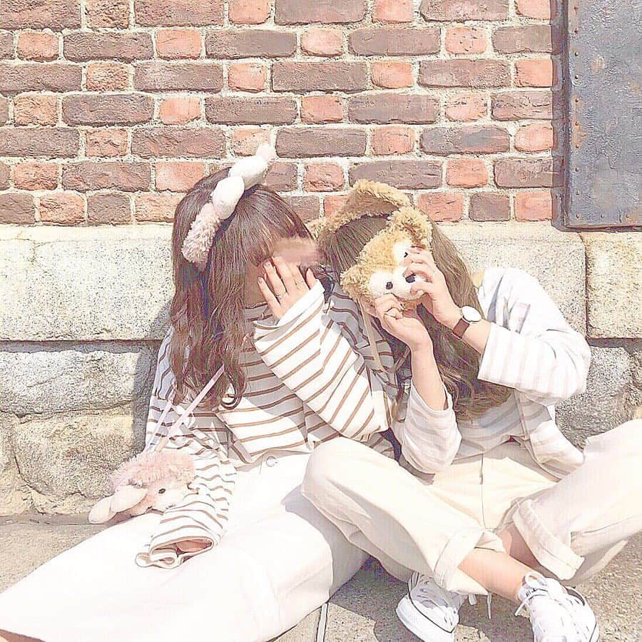 haruさんのインスタグラム写真 - (haruInstagram)「ㅤㅤㅤㅤㅤㅤㅤㅤㅤㅤㅤㅤㅤ ㅤㅤㅤㅤㅤㅤㅤㅤㅤㅤㅤㅤㅤ ㅤㅤㅤㅤㅤㅤㅤㅤㅤㅤㅤㅤㅤ #🍫🌸Disney 🧡 ㅤㅤㅤㅤㅤㅤㅤㅤㅤㅤㅤㅤ ちょこちゃん ( @choco__24_ ) と ダフメイ したときの🧸💕 ㅤㅤㅤㅤㅤㅤㅤㅤㅤㅤㅤㅤㅤ アウターおそろいで 私はシェリーメイだから スカートで女の子コーデにしました☺💓 ㅤㅤㅤㅤㅤㅤㅤㅤㅤㅤㅤㅤㅤ コーデの詳細は 3月20日の投稿を見てね🙇‍♀️🌸 ㅤㅤㅤㅤㅤㅤㅤㅤㅤㅤㅤㅤㅤ ㅤㅤㅤㅤㅤㅤㅤㅤㅤㅤㅤㅤㅤ たくさん写真撮ったのでちょこちょこ載せていきます🙋‍♀️💗( 笑 ) ㅤㅤㅤㅤㅤㅤㅤㅤㅤㅤㅤㅤㅤ 本当に楽しくて笑ってばっかりだったな〜😂💕 ちょこちゃんとダフメイができて幸せな1日でした🐻❤️ いつもいつも本当にありがとうちょこりん😢💓 ㅤㅤㅤㅤㅤㅤㅤㅤㅤㅤㅤㅤㅤ ㅤㅤㅤㅤㅤㅤㅤㅤㅤㅤㅤㅤㅤ しばらくディズニーアカウントみたいになりそうな予感☜﻿ コーデももちろん更新していきますが、うざかったらごめんなさい😭💦 ㅤㅤㅤㅤㅤㅤㅤㅤㅤㅤㅤㅤㅤ ㅤㅤㅤㅤㅤㅤㅤㅤㅤㅤㅤㅤㅤ #ちょこはる #ダフメイバウンド #ダフメイ #ディズニーコーデ #ディズニーシーコーデ #ダフメイコーデ #シェリーメイコーデ #ディズニーシー #🍫🌸 ㅤㅤㅤㅤㅤㅤㅤㅤㅤㅤㅤㅤㅤ」4月18日 20時07分 - __haru3