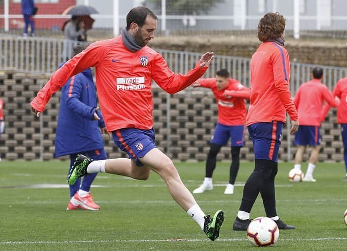 アトレティコ・マドリードさんのインスタグラム写真 - (アトレティコ・マドリードInstagram)「⚽ ¡Quedan 2 días para el #EibarAtleti! 💪 Continuamos preparando nuestra visita a Ipurua -- ⚽ T-minus 2 days for #EibarAtleti! 💪 We continue preparing our Saturday's league match in Ipurua -- Au travail avec #EibarAtleti en ligne de mire! ⚽💭 #AúpaAtleti #Atleti #Atlético #AtléticodeMadrid #Fútbol #Football #Soccer」4月18日 20時14分 - atleticodemadrid