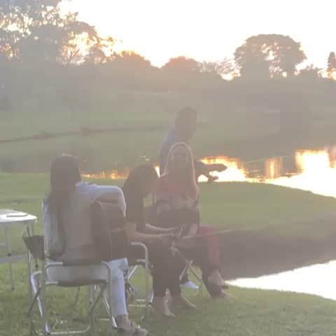 Eliana Michaelichin Bezerraのインスタグラム：「Ontem eu tive a grata surpresa de conhecer um pouco mais da família e da vida de @maiaraemaraisa. Que meninas inteligentes, de coração sensível e bondoso. Além do prazer profissional de estar com elas, pessoalmente passaria o restinho deste ano “resenhando” com essas gêmeas amadas. Foi um programa maravilhoso (E olha que elas viraram à noite sem dormir). Obrigada por todo o carinho comigo e minha equipe irmãs lindas. Vcs ganharam uma amiga!! Contem comigo. Mais sucesso!! Luv 💕」