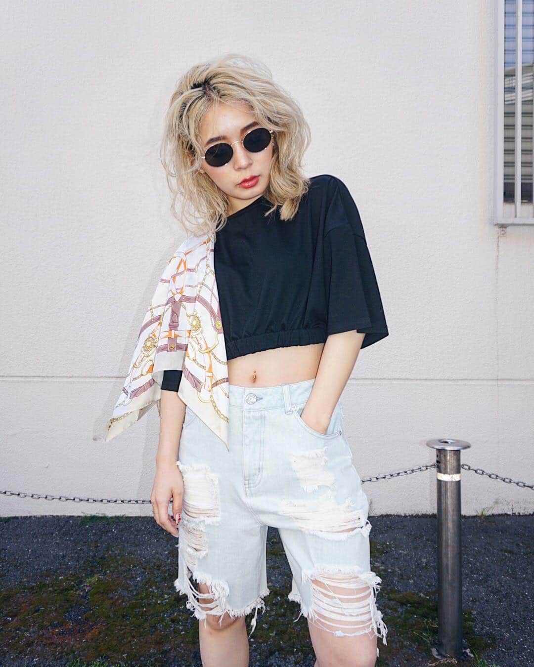 のインスタグラム：「✔️WITH SCARF SHORT TEE✨¥4,900+tax ✔️RIPPED HALF DENIM PANTS✨¥6,800+tax #figandviper」