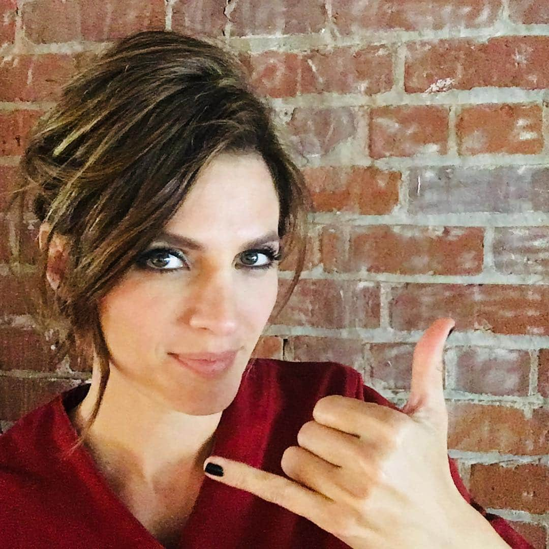 スタナ・カティックさんのインスタグラム写真 - (スタナ・カティックInstagram)「🇨🇦Canada!! 🇨🇦 How was last night? What do you think of #ABSENTIA Season 2 🤙🏿🤘🏻✌🏽so far? 👂🏼👂🏼👂🏼👂🏼👂🏼👂🏼#TellMeImAllEars 👂🏼👂🏼👂🏼👂🏼👂🏼👂🏼 #Showcase」4月18日 20時25分 - drstanakatic