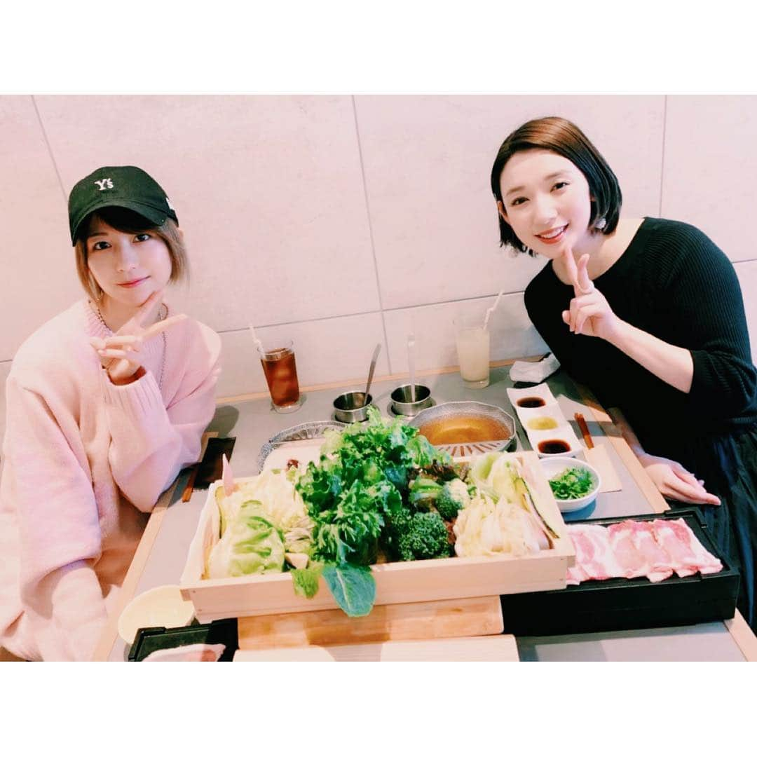 沙央くらまさんのインスタグラム写真 - (沙央くらまInstagram)「#土生ちゃん とランチデート❤️ 二人で楽しく野菜をいっぱい食べたよ〜♪ 可愛いなぁ❤️ 妹のような、でもしっかりした部分もちゃんとある土生ちゃん。 こうしてラジオを通じてご縁ができたことに感謝！ 二人でのんびり~。 #mbsラジオ #ちょこっとやってまーす  毎週土曜日24:00〜 聴いてね❤️ #沙央くらま #コマスタ #欅坂46 #土生瑞穂 ちゃん #土生コマ」4月18日 20時30分 - kurama_sao