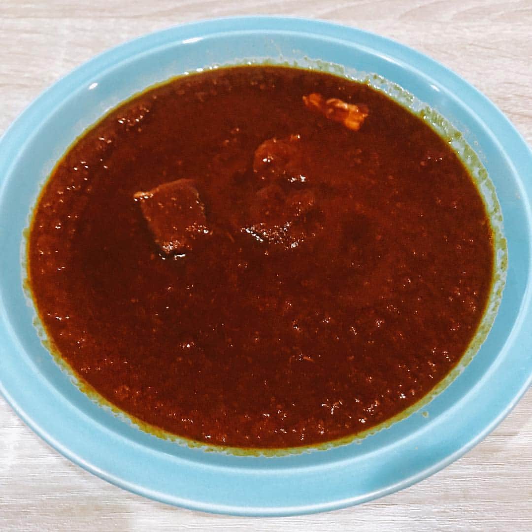 森野光晴のインスタグラム：「レトルトカレー食べ比べ その1 エチオピア ビーフカリー 激辛  辛さは好きなかんじ。香辛料のクセはやや有り。 久々に本物食べに行きたいなー。  #レトルトカレー #ライス抜き」