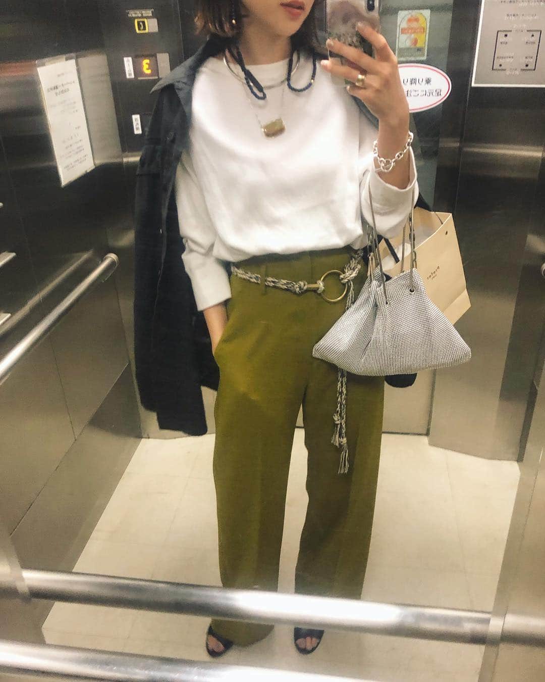 野尻美穂のインスタグラム：「プリファーのパンツ😋🧡 ロープベルト付けたくてこーゆーのが良い！ってお願いしたら素敵に仕上がりました🥺 5/9から発売です🙋‍♀️ #preferships_mihonojiri  #ただ今先行予約中だぜ！」