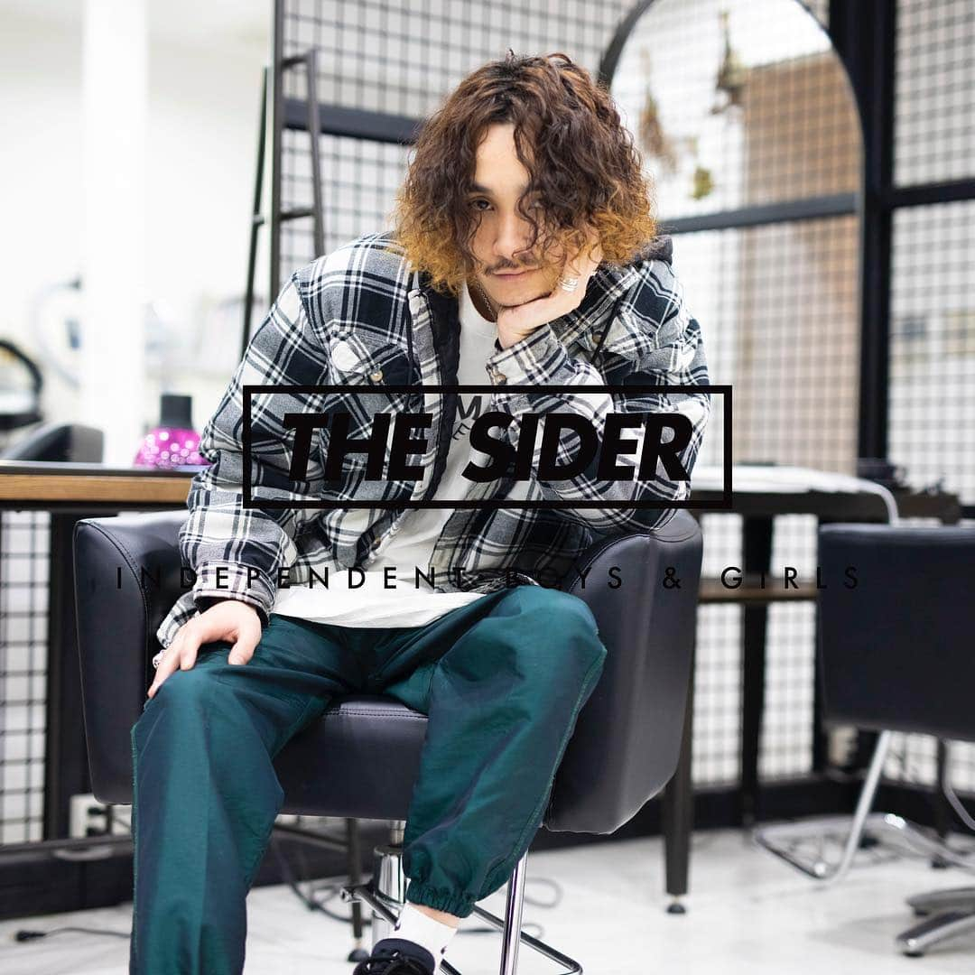 THE SIDERさんのインスタグラム写真 - (THE SIDERInstagram)「style  skaterに着てほしいネルフーディ出しました🔥🔥🔥 inに着てるTはTOMFORD（しかもEYEWEAR)  個人的に一目惚れしたのは某d○○bletもパロディに使ったであろう元ネタのsurfタグがかわいすぎる玉虫色のような メタリックグリーンのナイロンパンツ🔥🔥🔥 是非  #hokkaido #asahikawa #thesider #hairsalon #hair #makeup #fashion #code #style #outfit #vintage #used #instagood #instafashion #fashion #ootd #portrait #photo #beauty #style #swag #coordinate #古着MIX #古着コーデ #ファッション #コーディネート #美容室 #旭川美容室 #古着 #古着屋」4月18日 20時58分 - thesider_official