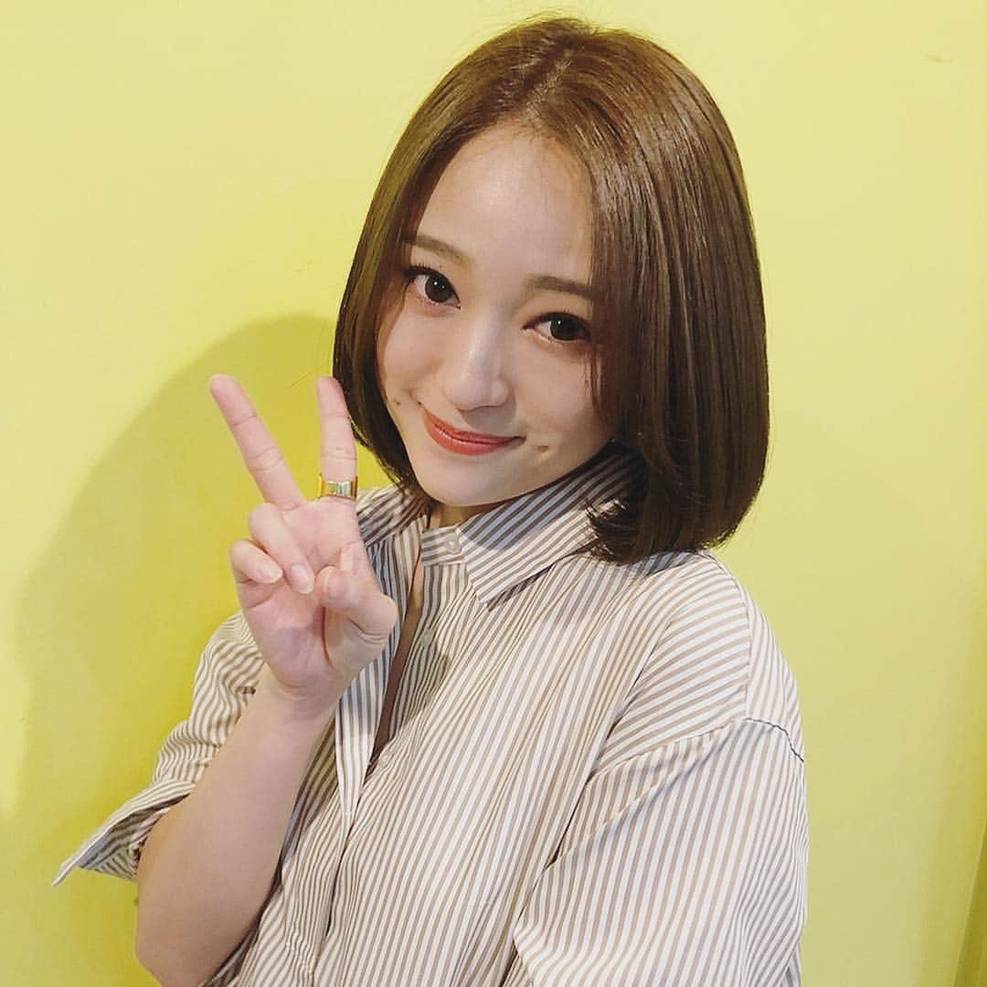 野口和弘のインスタグラム：「chayちゃん(@chay1023_official )メンテナンス☺︎ カットはラインを整えてカラーは透明感のあるブルージュで！！ もうすぐ新曲出るみたいだからみんなチェックね！！」