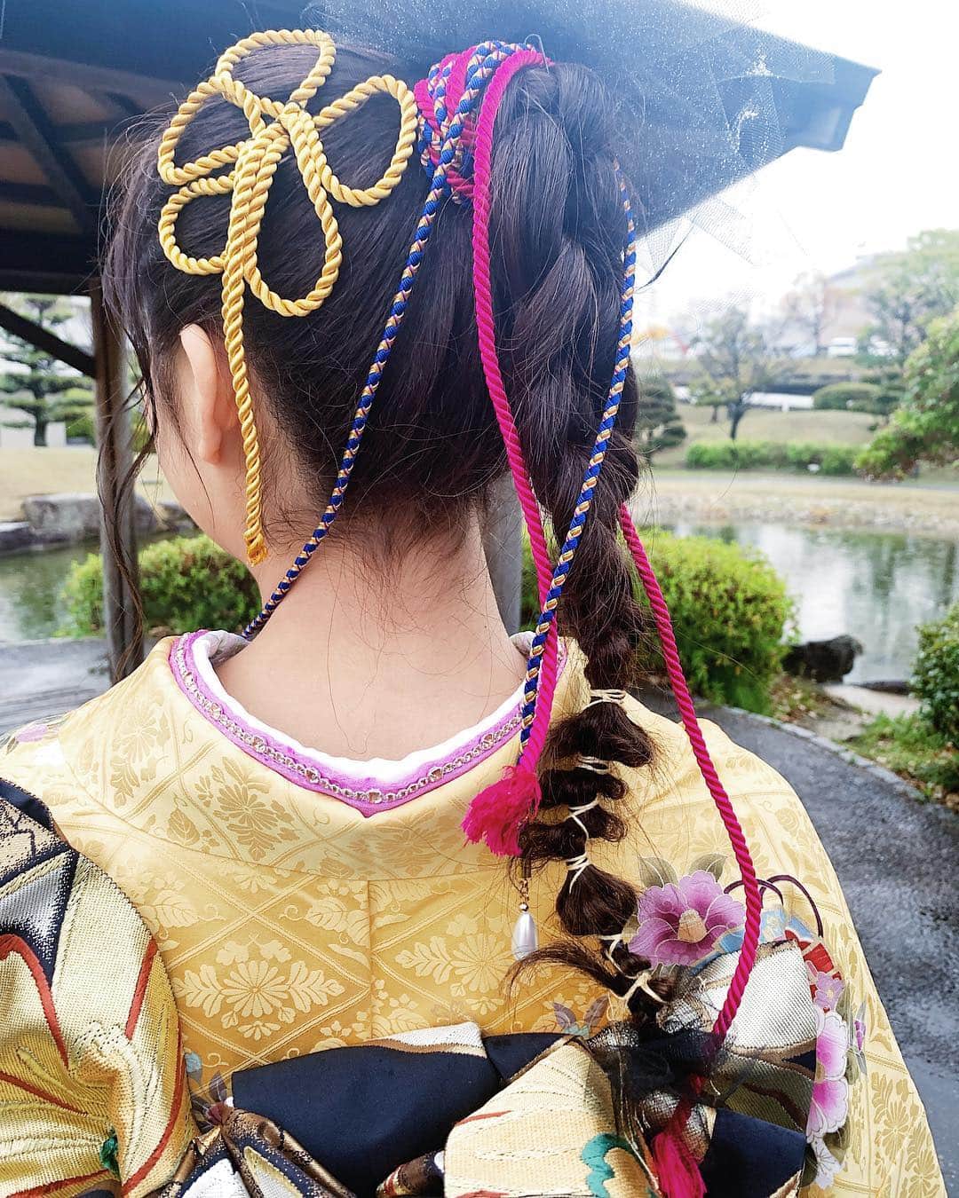 Madoka Yamamotoさんのインスタグラム写真 - (Madoka YamamotoInstagram)「帯締の紐って多様🧵かわいすぎる着物も👘  #ヘアセット#着物ヘア#三つ編み」4月18日 21時40分 - madochosu